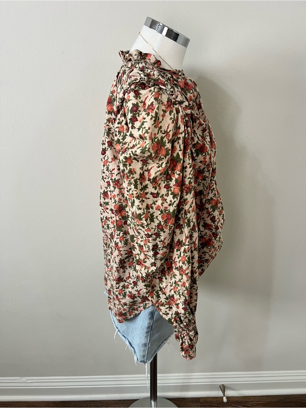 Free People Meant To Be Floral Boho Blouse Size S Ruffle Tie Neck Cotton - Picture 8 of 11